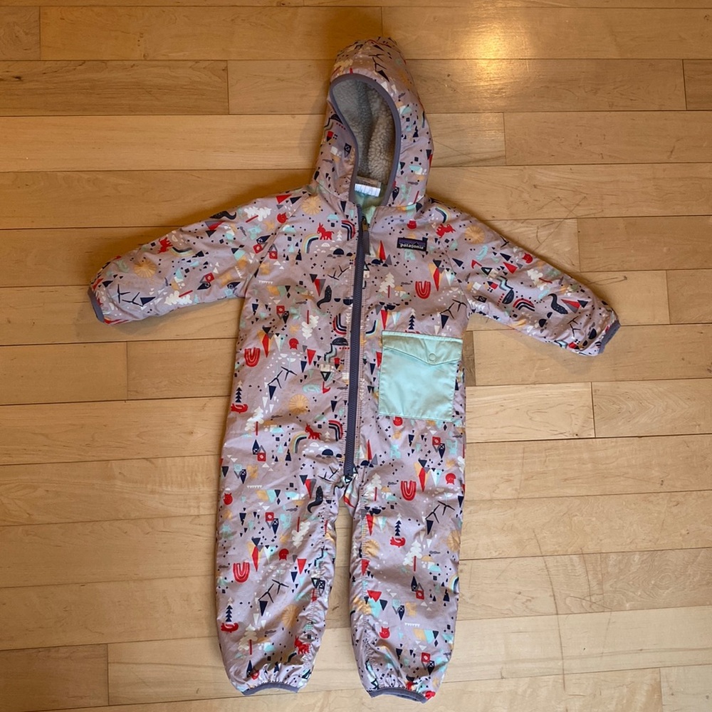 Patagonia Infant Reversible Puff-ball bunting 6-12 months